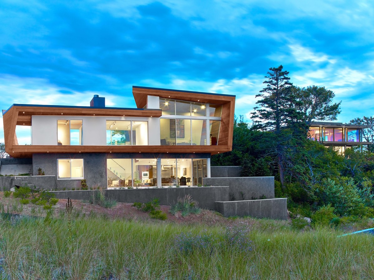 Интересный современный дом на мысе Cape-Cod