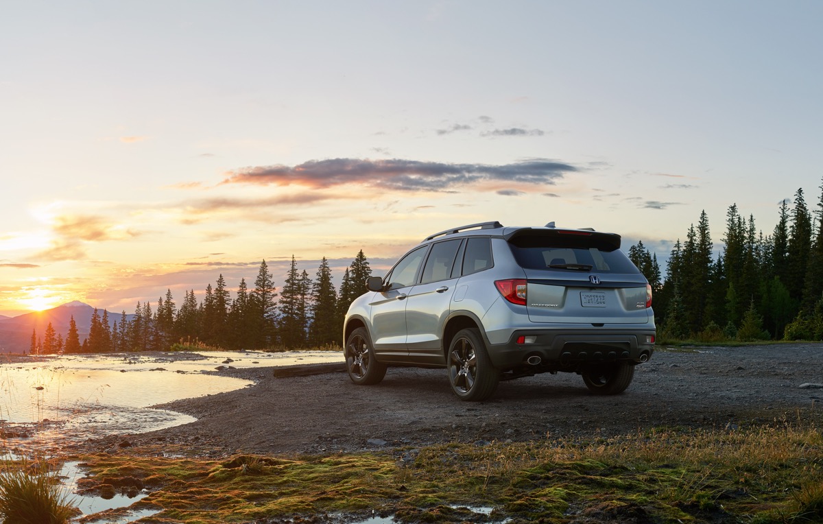 Adventure-Ready 5-passenger SUV Honda Passport