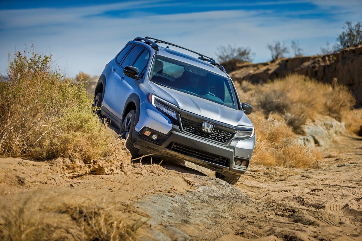 Adventure-Ready 5-passenger SUV Honda Passport