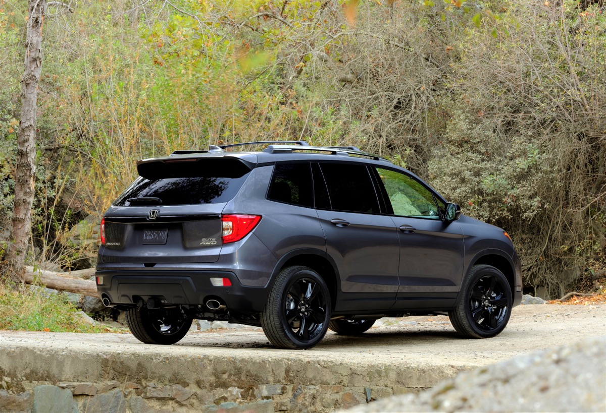 Adventure-Ready 5-passenger SUV Honda Passport