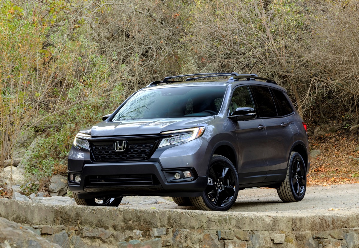 Adventure-Ready 5-passenger SUV Honda Passport