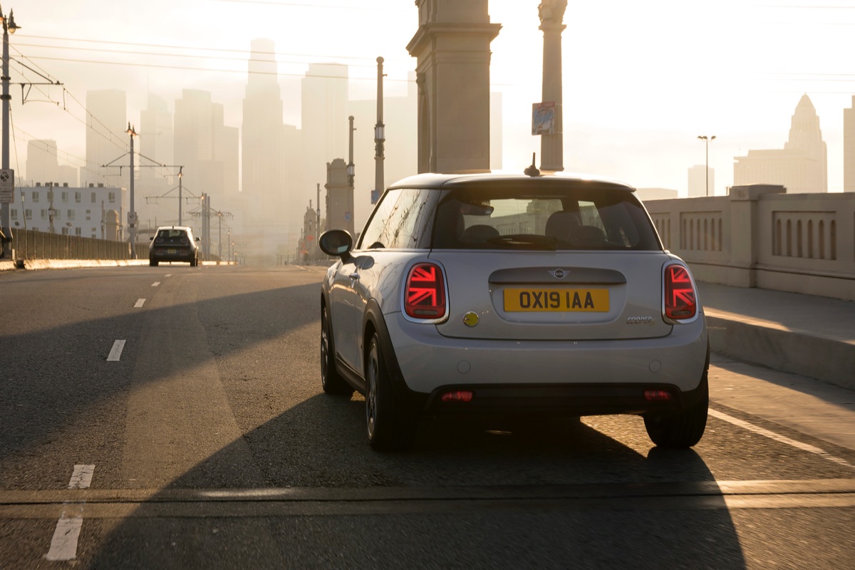 The new electrically powered MINI Cooper SE