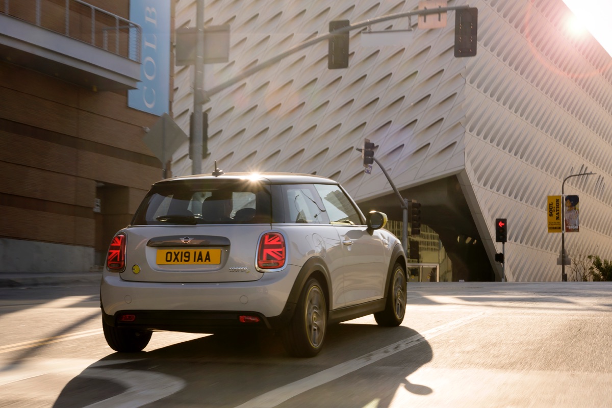 The new electrically powered MINI Cooper SE