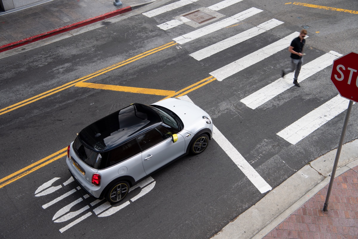 The new electrically powered MINI Cooper SE