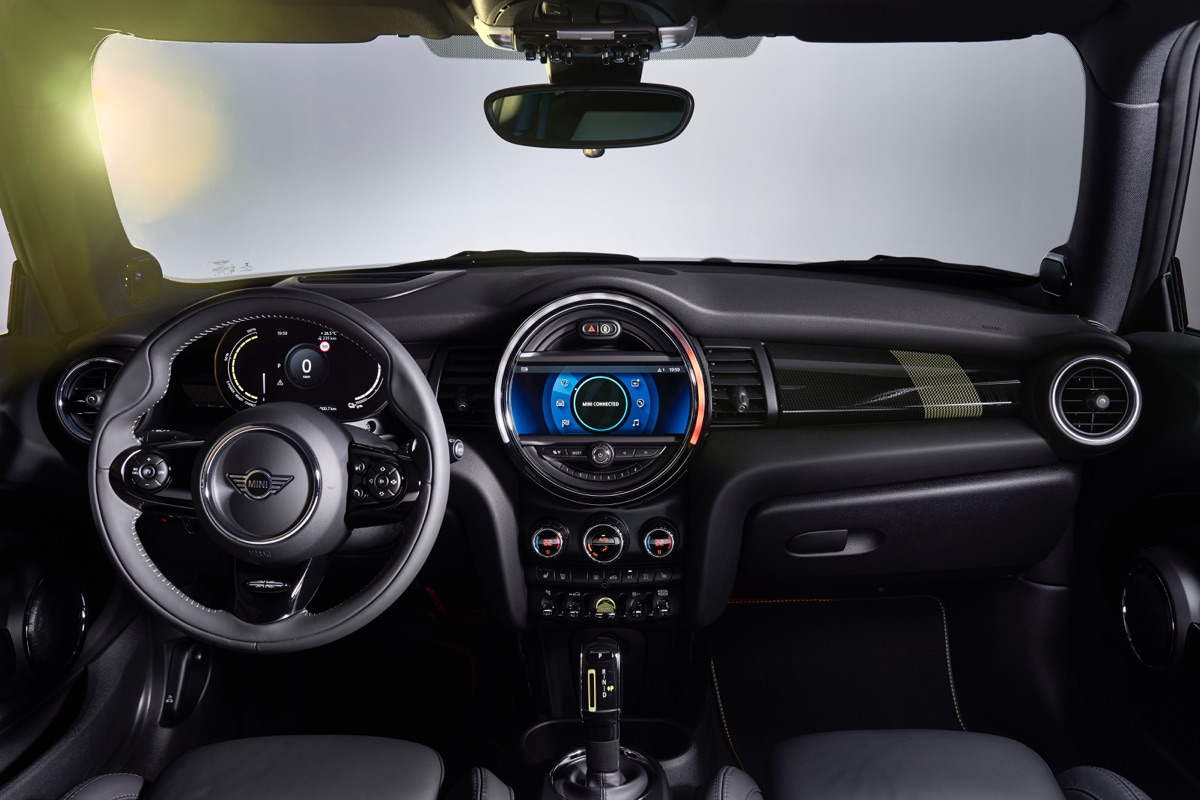 The new electrically powered MINI Cooper SE