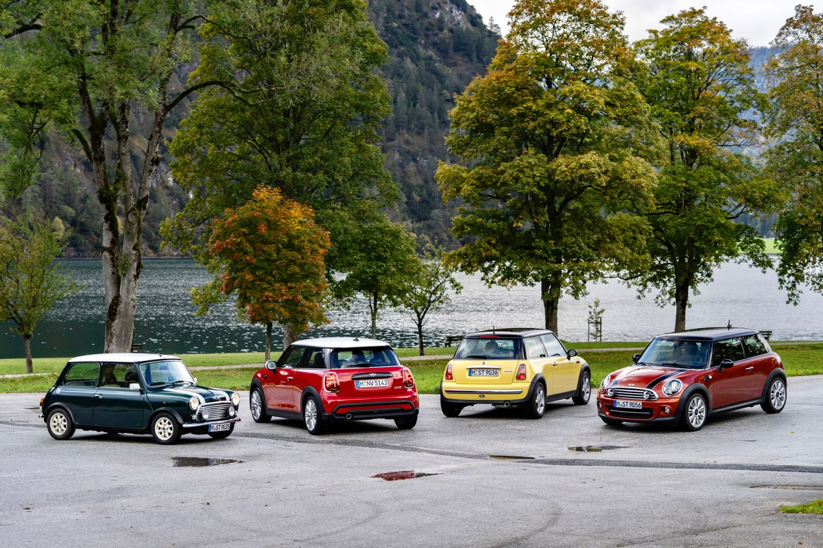 Почему MINI Cooper – синоним удовольствия от вождения уже 60 лет