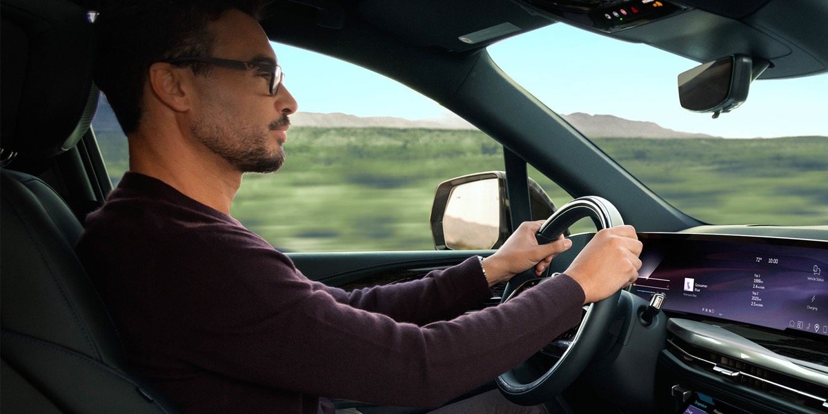 2026 Cadillac Escalade IQ: величайшая машина Америки