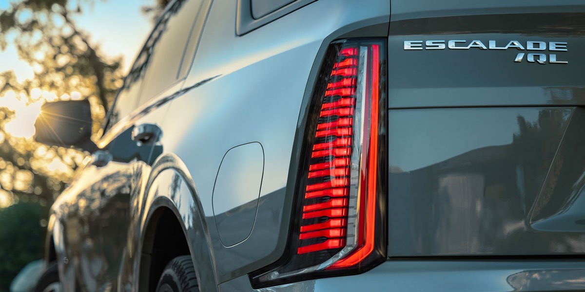 2026 Cadillac Escalade IQ: величайшая машина Америки