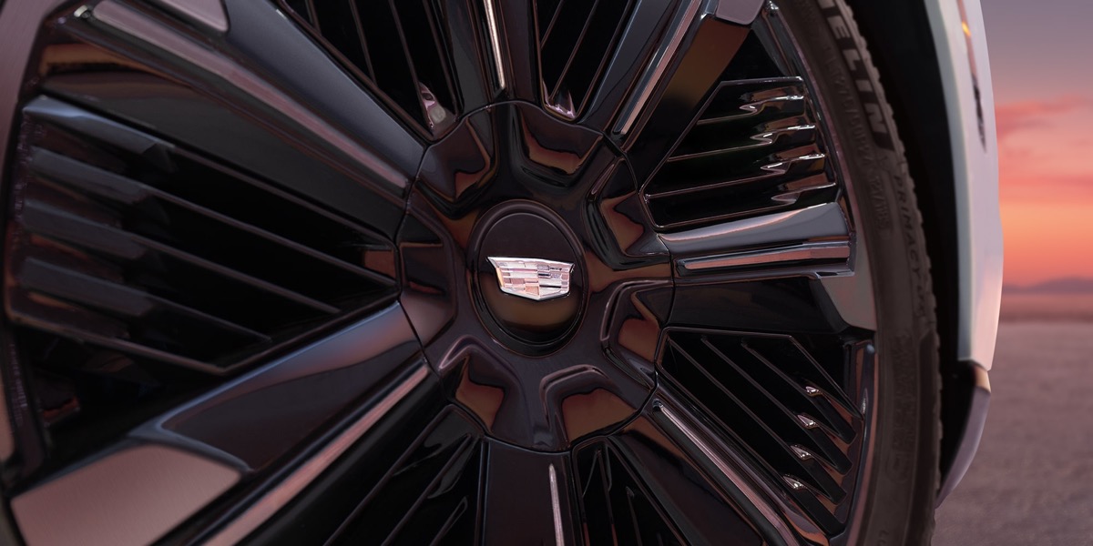 2026 Cadillac Escalade IQ: величайшая машина Америки