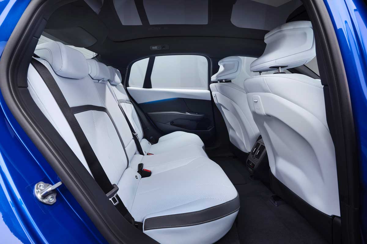 BMW i3: электроседан, который возвращает ДНК бренда