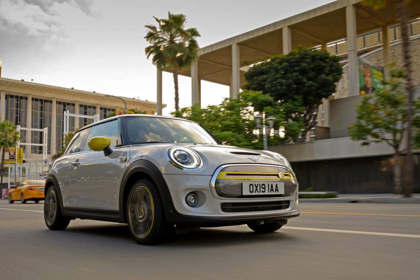 The new electrically powered MINI Cooper SE